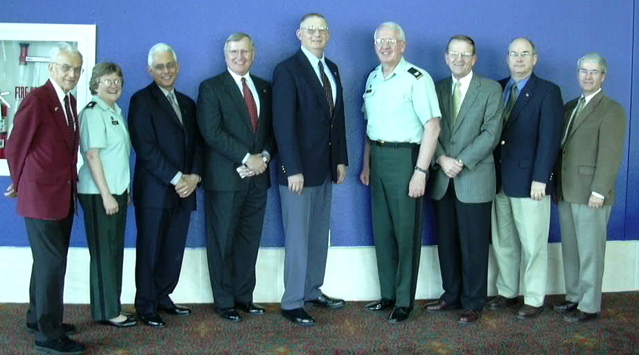 L-R: COL Harder, LTC Mulkey, CDR Dominguez, LTC Rogers, 
COL Brooke, COL Briggs, COL Modderman, COL Maxwell, and COL Sorenson at  
May 2004 meeting of Baylor HCA Program Directors at Preceptors conference